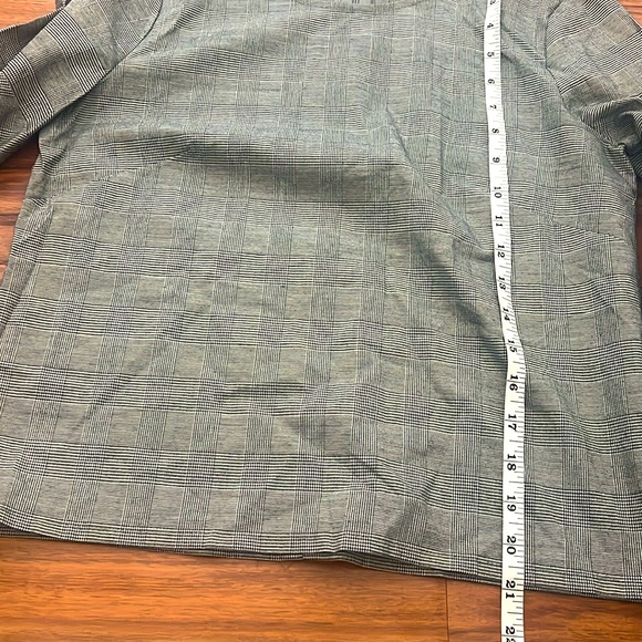 Houndstooth Blouse with exaggerated embroidered sleeve - Picture 8 of 14